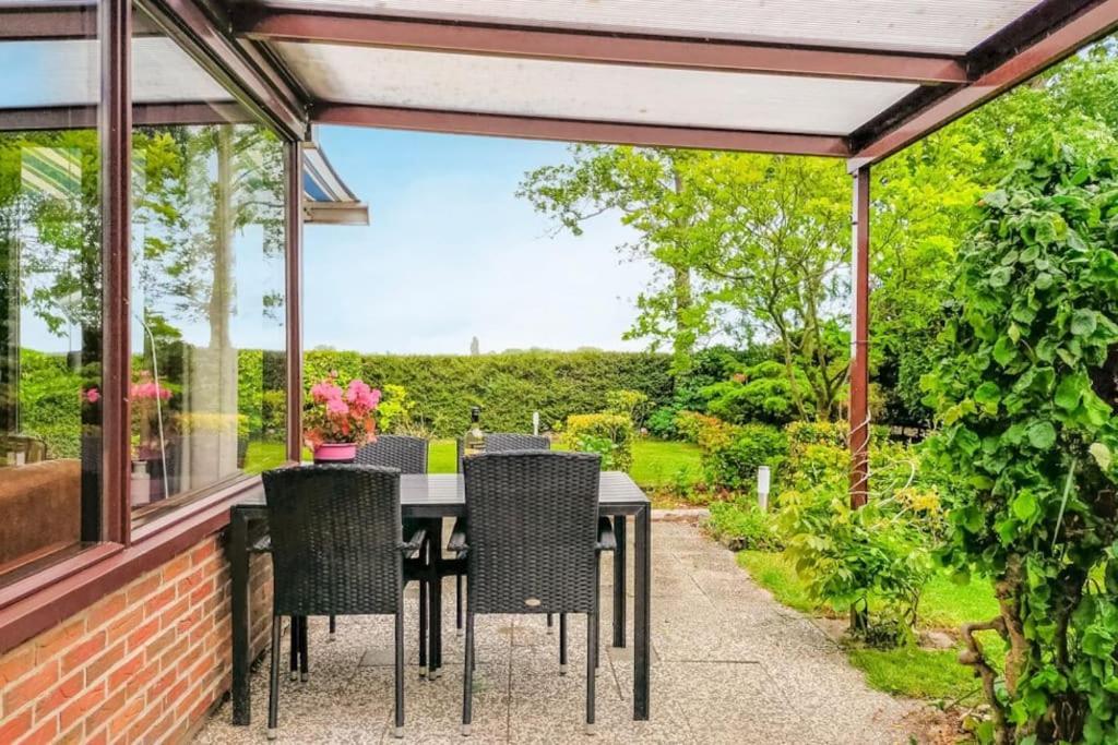 Villa Zeeuwse Rust Stavenisse Esterno foto